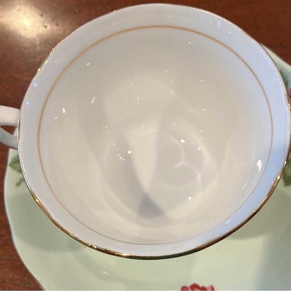 Colclough vintage bone China tea cup & saucer, pink roses on green & white - Picture 4 of 11